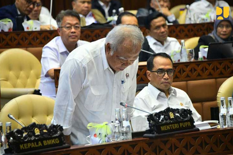 Menteri PUPR Basuki Hadimuljono saat rapat kerja bersama Komisi V DPR RI di Jakarta